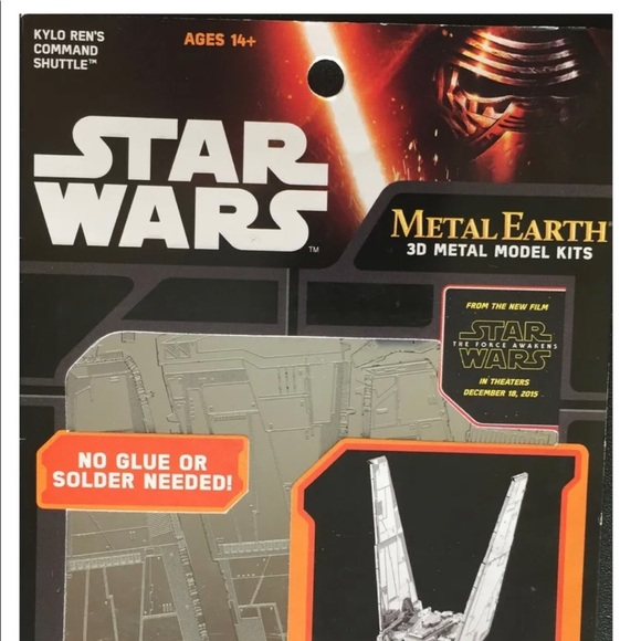 Fascinations Metal Earth Star Wars Kylo Ren Command Shuttle 3D steel Model Kit - Picture 5 of 6